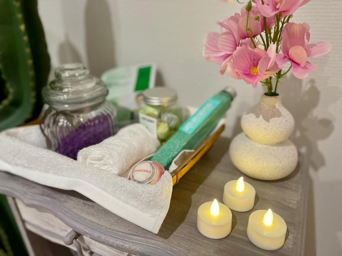 Botanic Escape With Balcony & Candle Bath Ritual - Pets Welcome Appartement